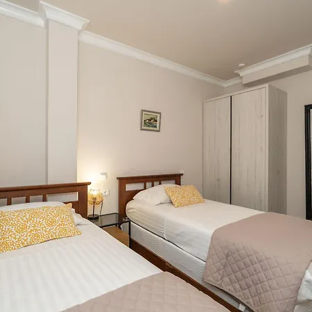 Palo Alto,free Parking Ragusa