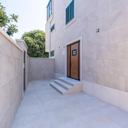 Palo Alto,free Parking * 杜布罗夫尼克